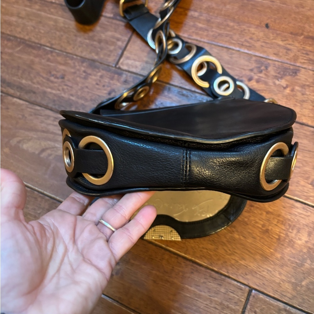 Gorgeous Foley & Corrina black leather crossbody purse - Picture 4 of 5